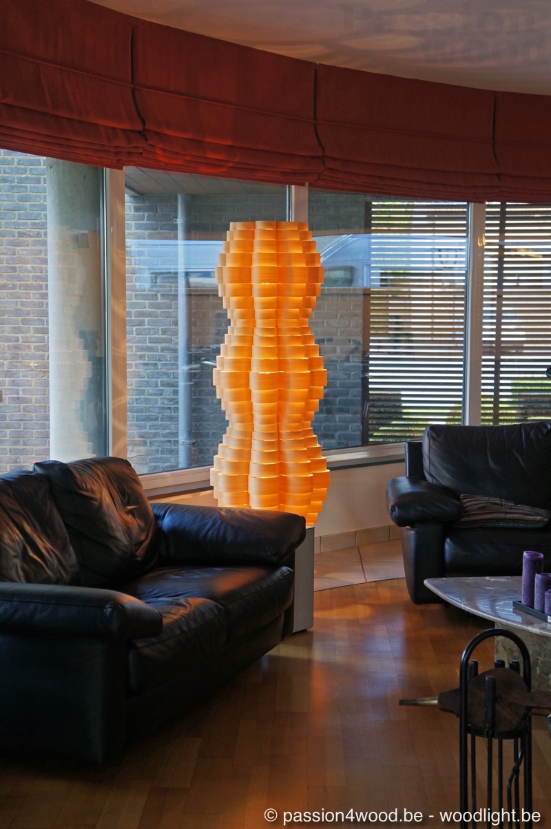 Big Glow floorlamp in maple wood